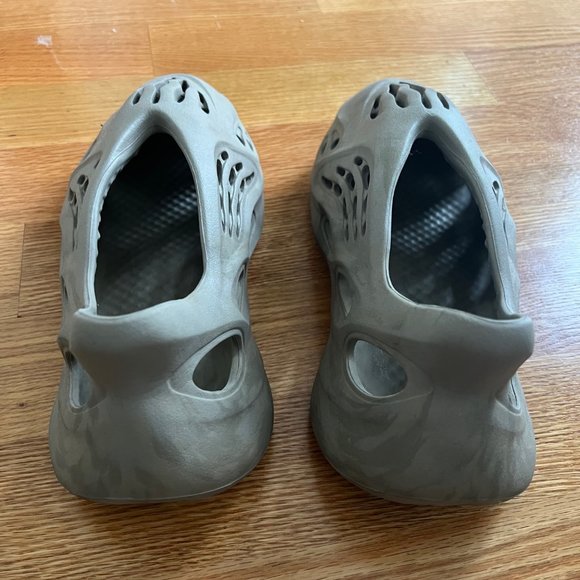 Yeezy Foam Runner 11